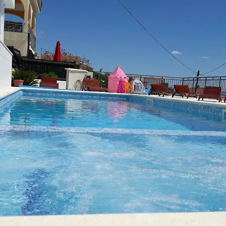 Pool Side With Sea View And Spacious Sun Deck A5 *