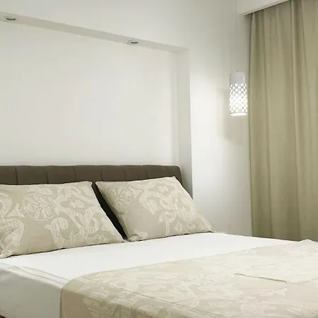 Pool Side With Sea View And Spacious Sun Deck A5 特罗吉尔